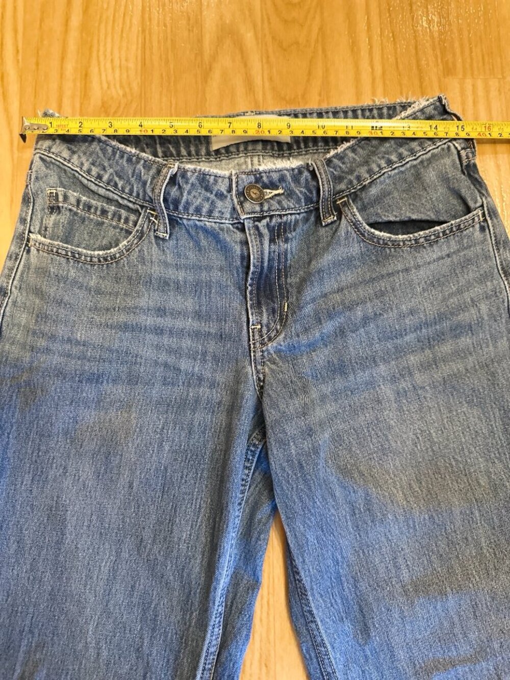 Hollister Low-Rise Baggy Jeans, size 27 Regular - Picture 5 of 9
